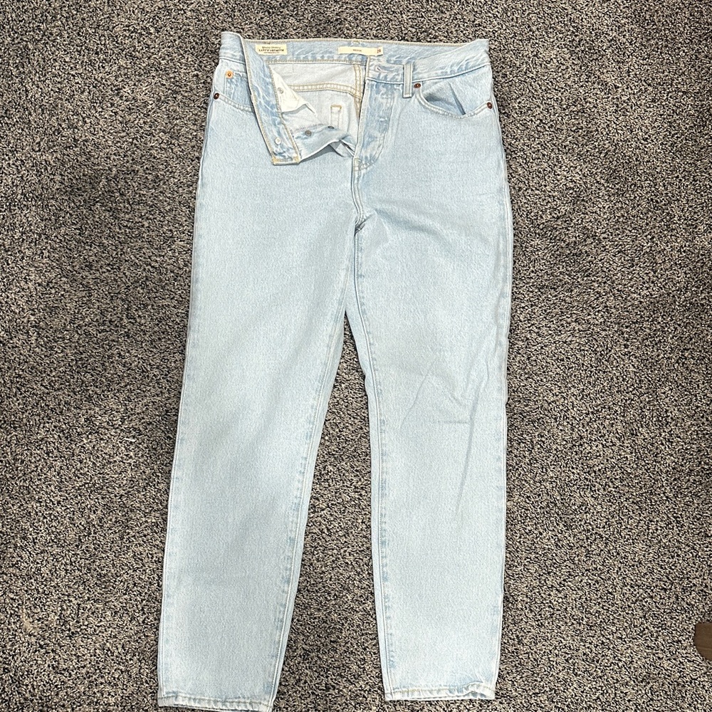 Levi’s Wedgie Light Wash Women’s High-Rise Mom Jeans